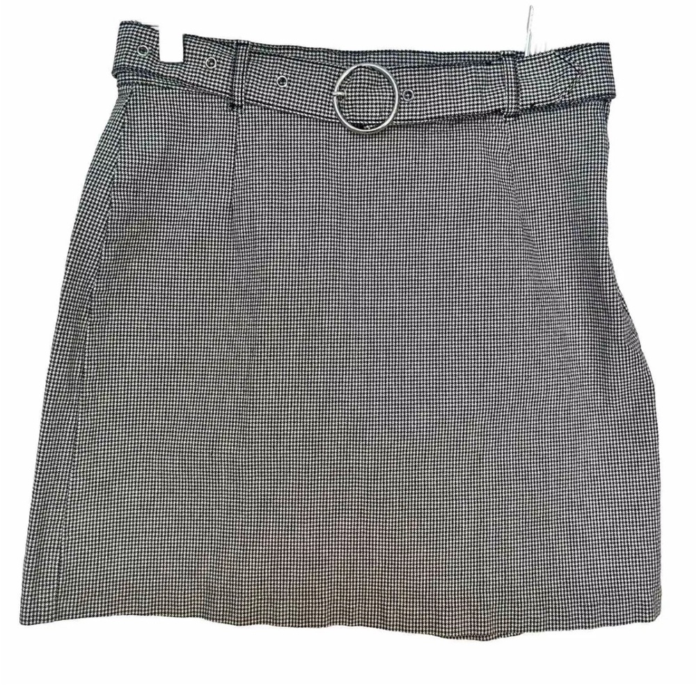 H&M Divided‎ A- Line Mini Skirt Black White Checkered Used Size 4
